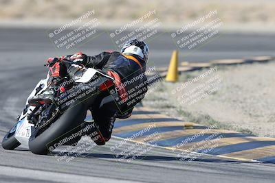 media/Dec-01-2025-Moto Forza (Mon) [[2daa91e15f]]/1-Advanced Group/Session 2 Turn 11 Backside/